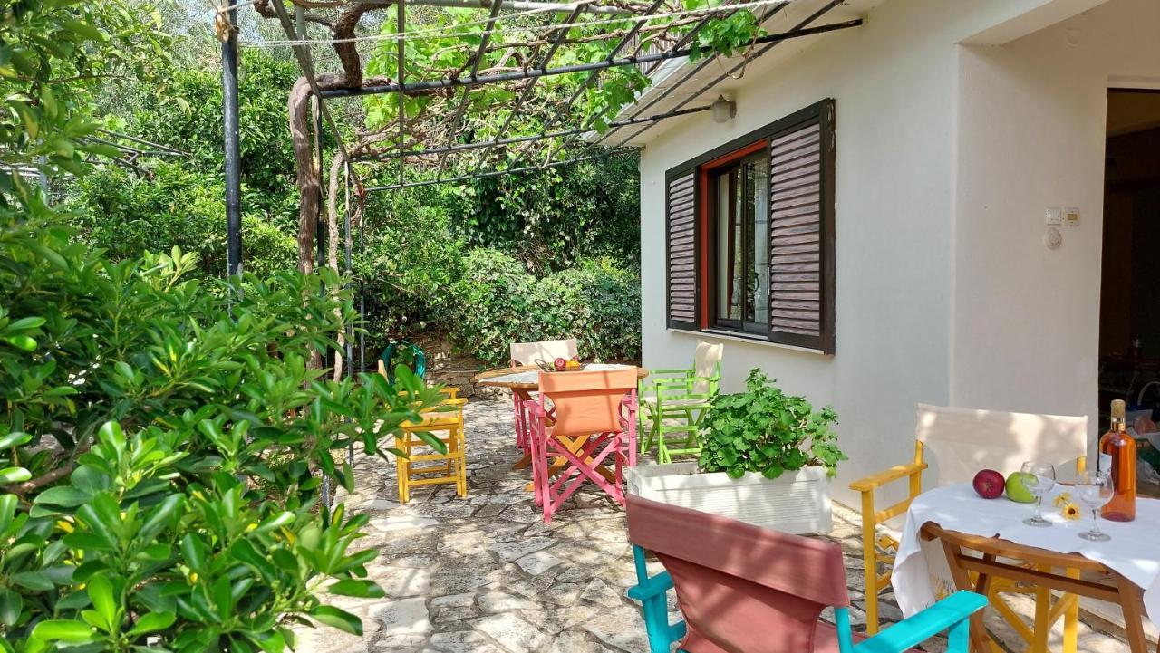 Lourantos Studios & Apartments Vathy  Zewnętrze zdjęcie